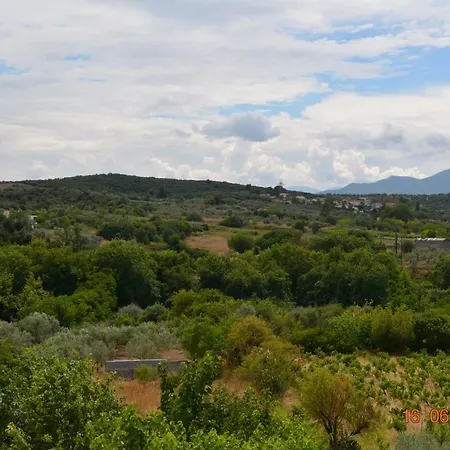 Eleni's Village Relaxation Apartman *