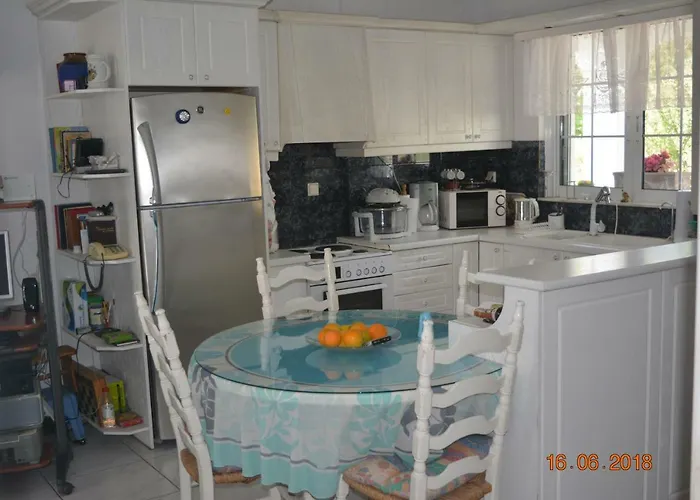 Eleni's Village Relaxation Apartment Edipsos